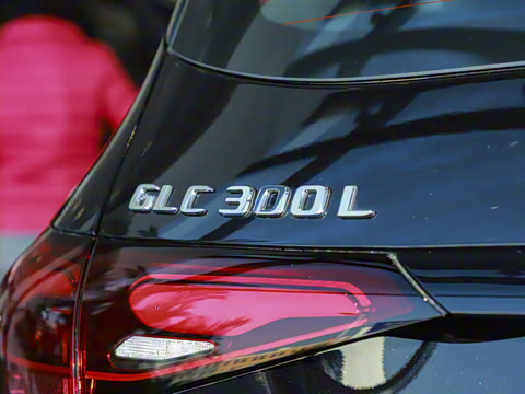 2025�� GLC 300 L 4MATIC ������ 5��