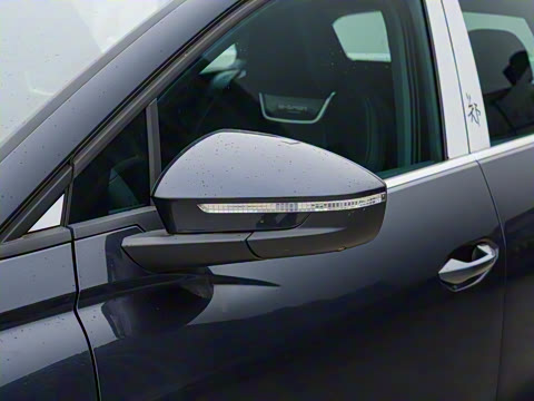 2024�� 40 e-tron ������