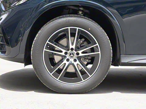 2025�� �Ŀ� GLC 260 L 4MATIC ������