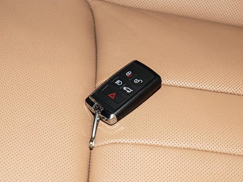 2025�� 400PS Dynamic SE