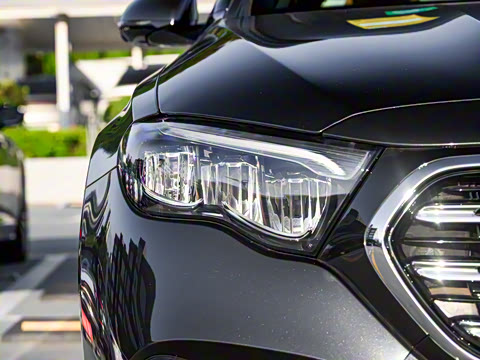 2024�� E 350 e L ���ʽ��϶����γ�