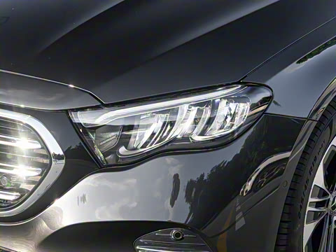 2024�� E 350 e L ���ʽ��϶����γ�