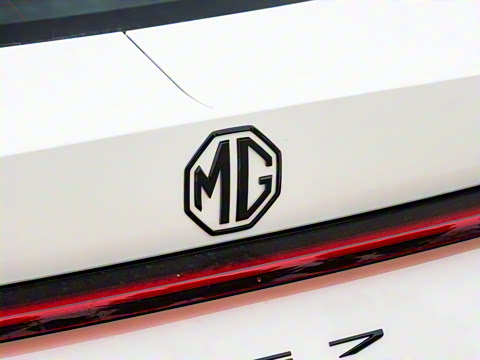 2025�� 2.0T 405 AT������