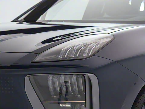 2025�� 700 Ultra�������������״��