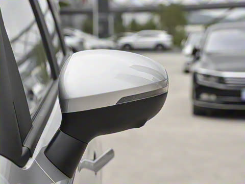 2025�� Mate 300km׷���