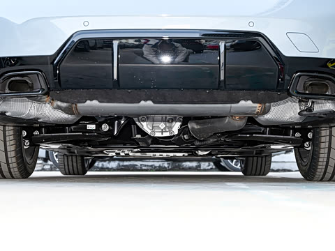 2025�� 330Li ������ M�˶���ҹ��װ