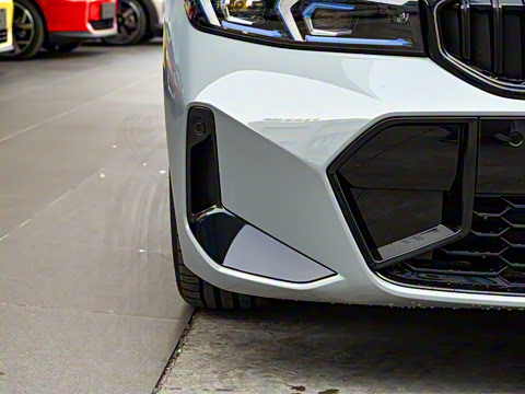 2025�� 330Li ������ M�˶���ҹ��װ