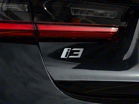 2024�� eDrive 40 L ��ҹ�˶���װ