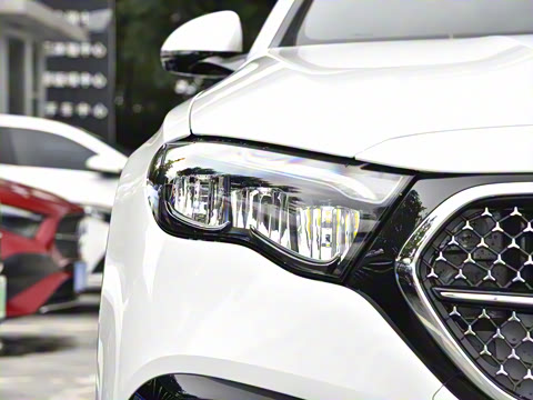 2024�� E 350 e L ���ʽ��϶����˶��γ�