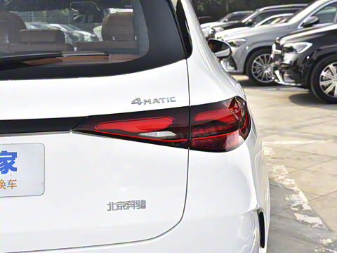 2025�� GLC 300 L 4MATIC ������ 7��