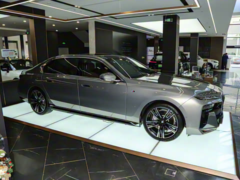 2023�� 740Li ������ M�˶���װ