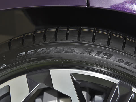 2025�� 330i 50����������