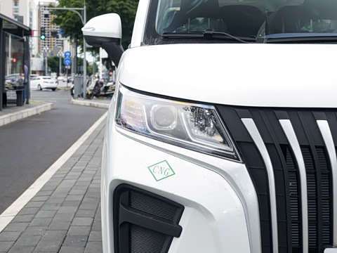 2025�� 2.0L CNG�߼�Ӫ�˰� 9��