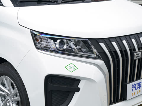 2025�� 2.0L CNG�߼�Ӫ�˰� 9��