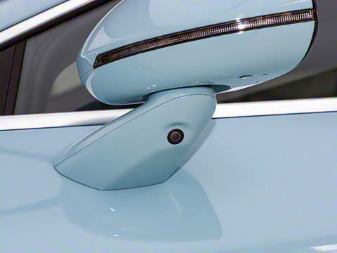 2025�� 705km Max