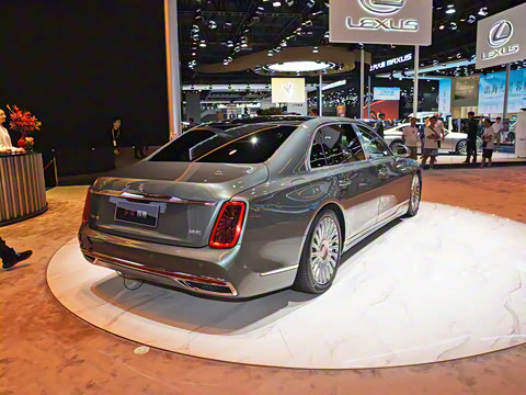 2024�� 4.0T V8��