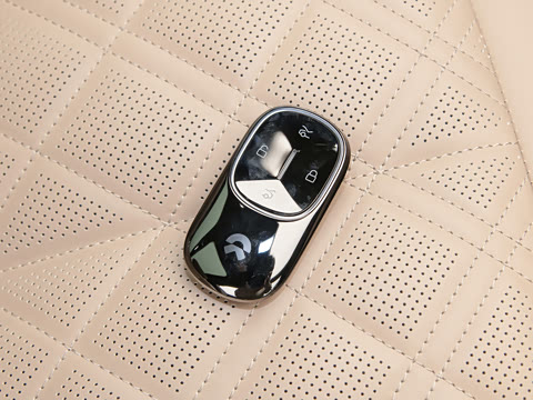 2025�� 102kWh �׷�������