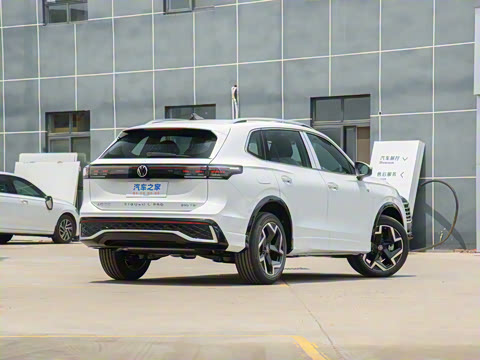 2025�� PRO 380TSI ���� R-Line �����