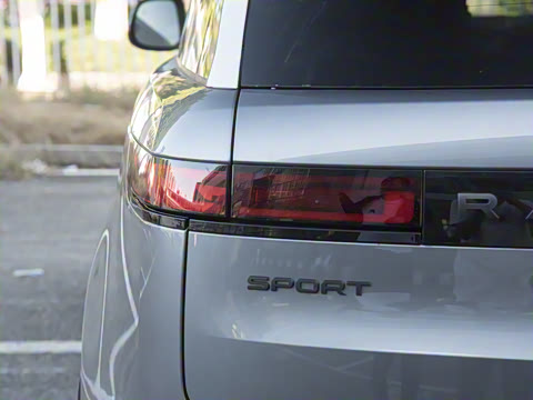 2025�� 400PS Dynamic SE