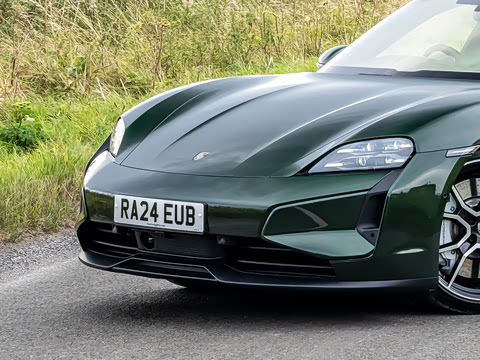 2024�� Taycan Turbo