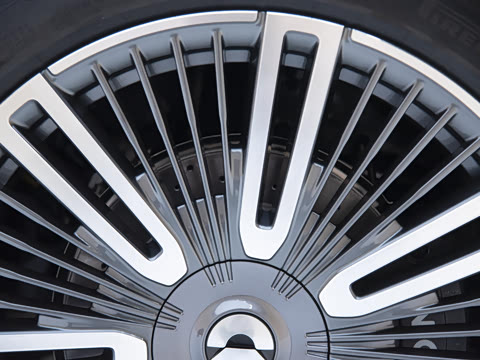 2025�� 102kWh �׷�������