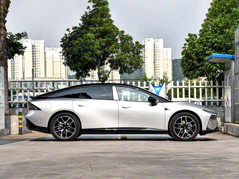 2025�� �������� Max �콢��