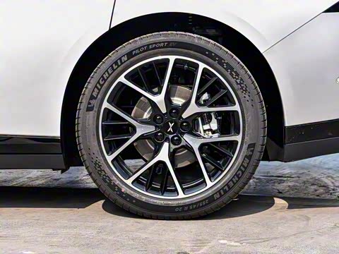 2025�� �������� Max �콢��