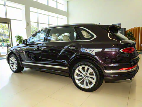 2024�� 4.0T V8 ������