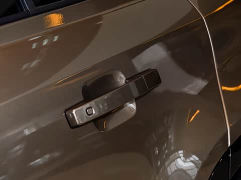 2025�� 110 3.0T P400 X-Dynamic HSE