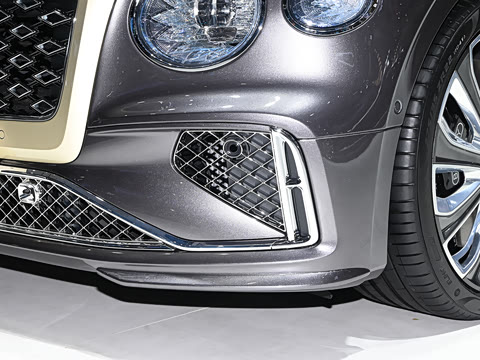 2024�� 4.0T V8 Mulliner