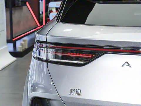 2025�� 688MAX 175kW