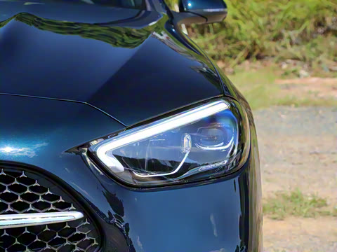 2025�� C 260 L 4MATIC �˶���