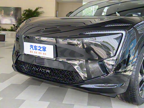 2025�� �Ŀ� Max ���̰�