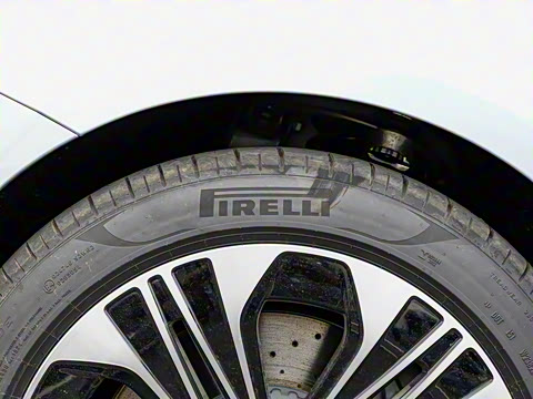 2024�� E 350 e L ���ʽ��϶����γ�