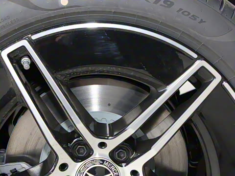 2025�� �Ŀ� E 300 L �����˶���