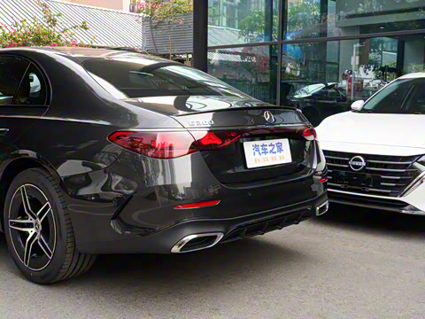 2025�� �Ŀ� E 300 ʱ�����˶���