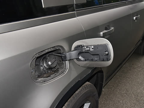 2025�� 110 3.0T P400 X