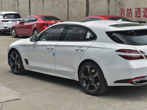 2024�� 2.0T ���Ͱ���������� Shooting Brake