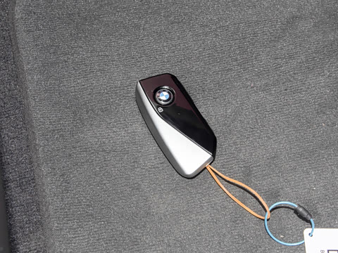 2023�� 735Li ������װ