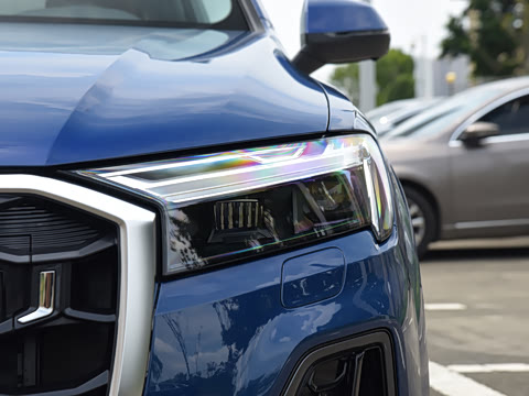 2024�� 45 TFSI quattro S line�˶���