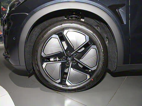 2025�� 735MAX 160kW