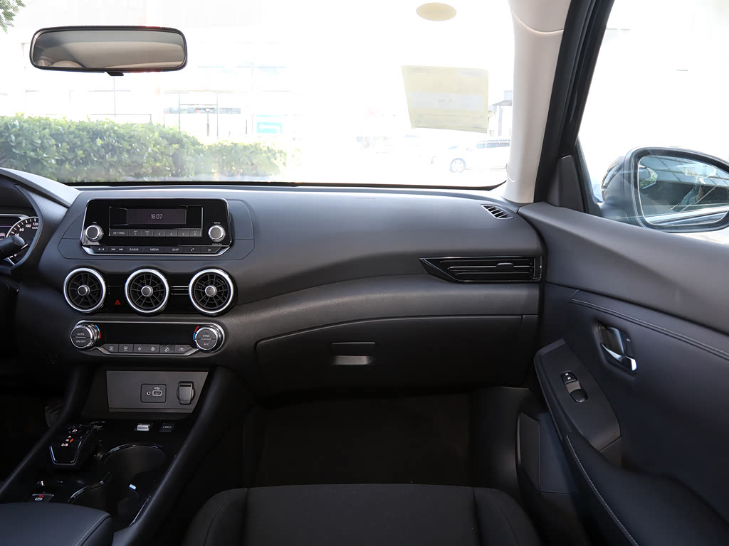 Nissan Sylphy IV (B18) Рестайлинг, Седан: фото поколения
