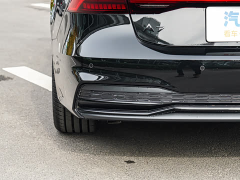 2025�� 55 TFSI quattro ������