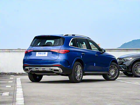 2025�� GLC 300 L 4MATIC ������ 7��