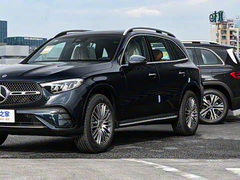 2025�� GLC 300 L 4MATIC ������ 5��