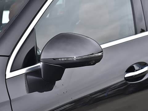 2025�� GLC 260 L 4MATIC ������