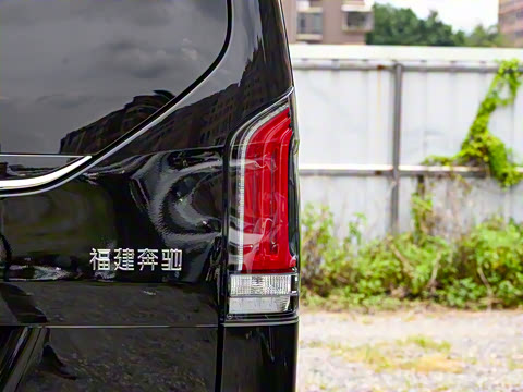 2025�� V 300 L ����������