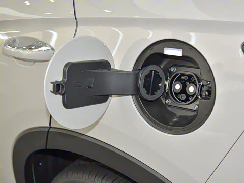 2025�� EV 520km �����