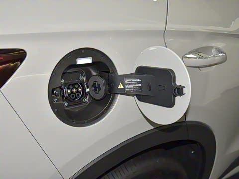 2025�� EV 520km �����