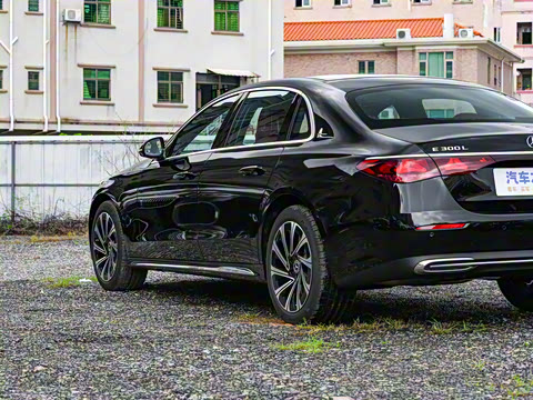 2025�� E 300 L ������